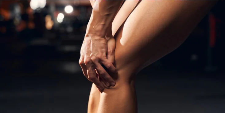 Боли в коленях причины? Анатомия йоги при болях в колене